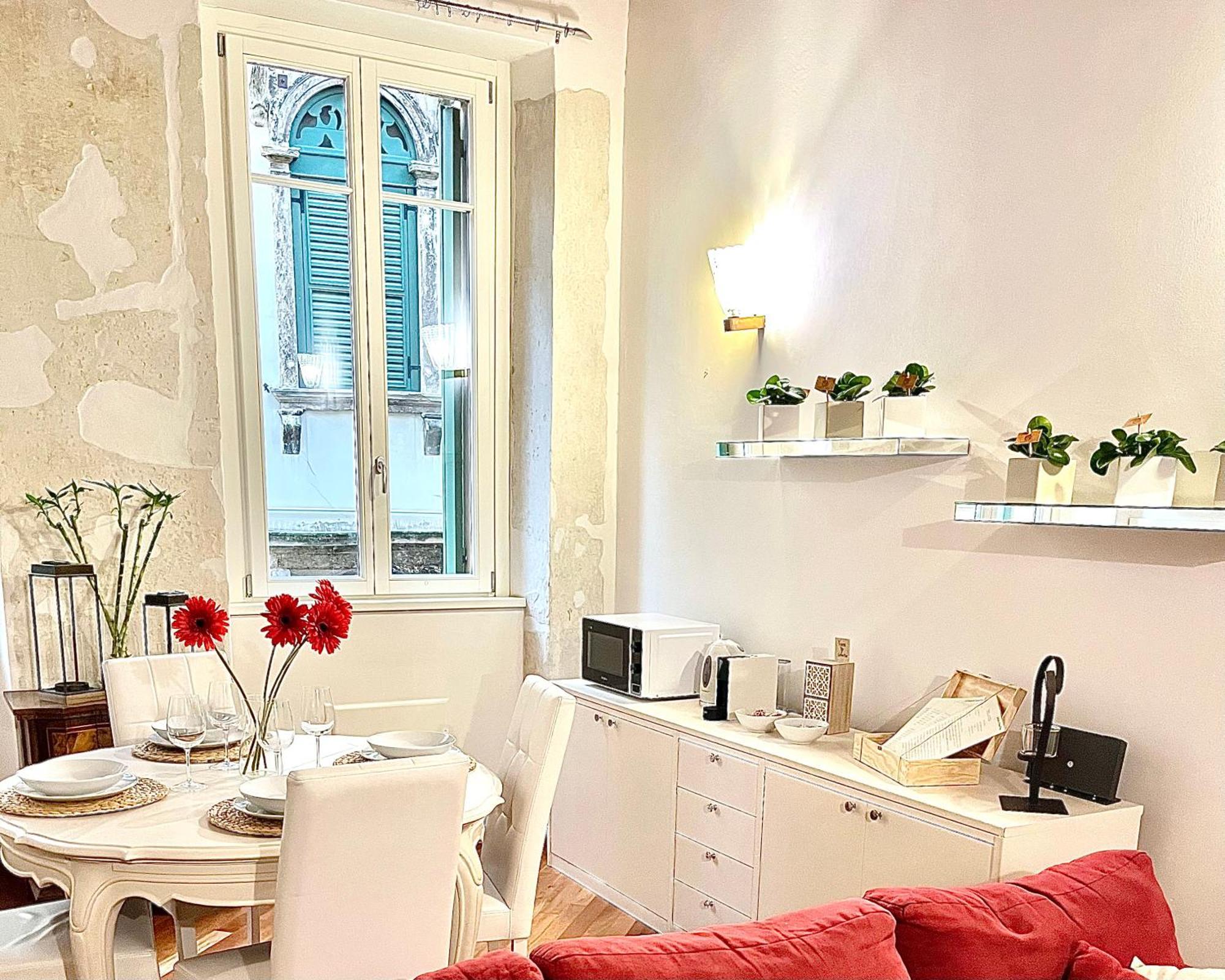 Magnolia Home - Piazza Delle Erbe Verona Eksteriør billede