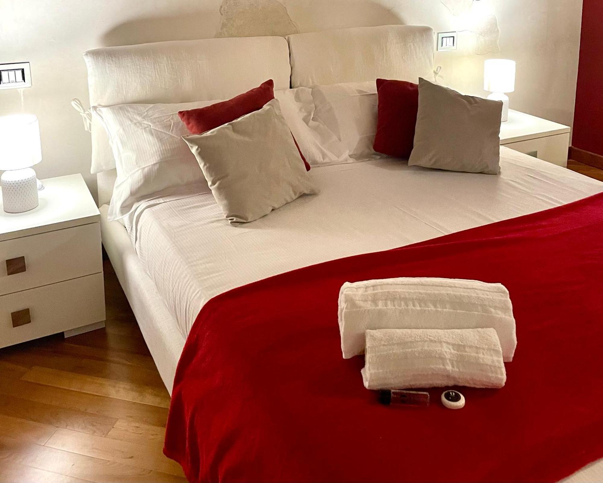 Magnolia Home - Piazza Delle Erbe Verona Eksteriør billede
